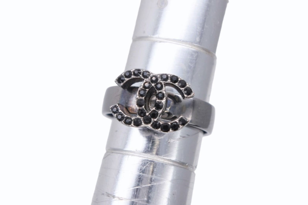 Chanel 09P CC Logo Ring Rhinestone Metal Silver Black — view 7