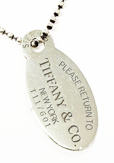 Tiffany & Co Tiffany & Co Return to Tiffany Return to Tiffany & Co Oval Tag