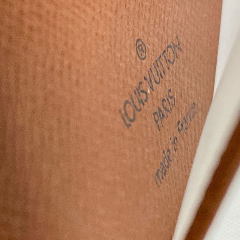 Louis Vuitton Accessory Case Taiga - Brown Certificate Case Leather