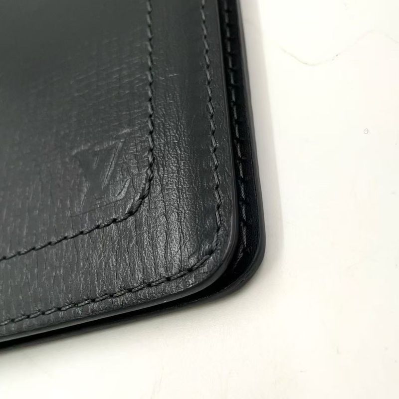 Louis Vuitton Porto Valeur Cult Cles Di Utah Leather Black Bifold Long Wallet