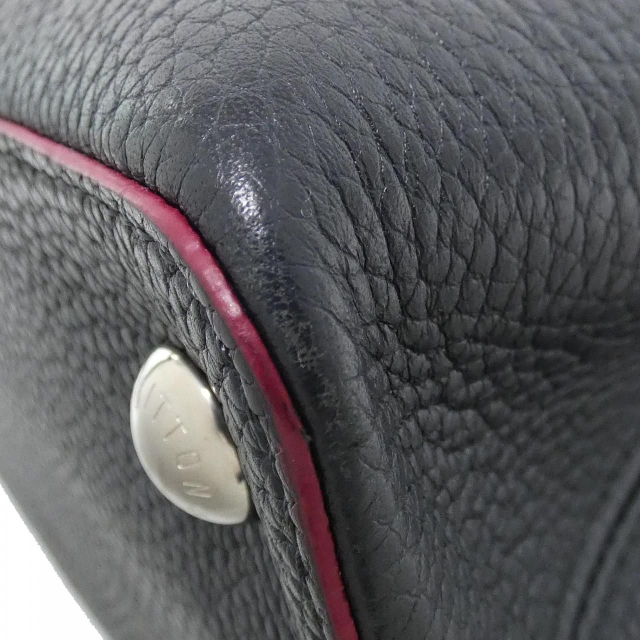 Louis Vuitton Capucines MM M42245 Bag