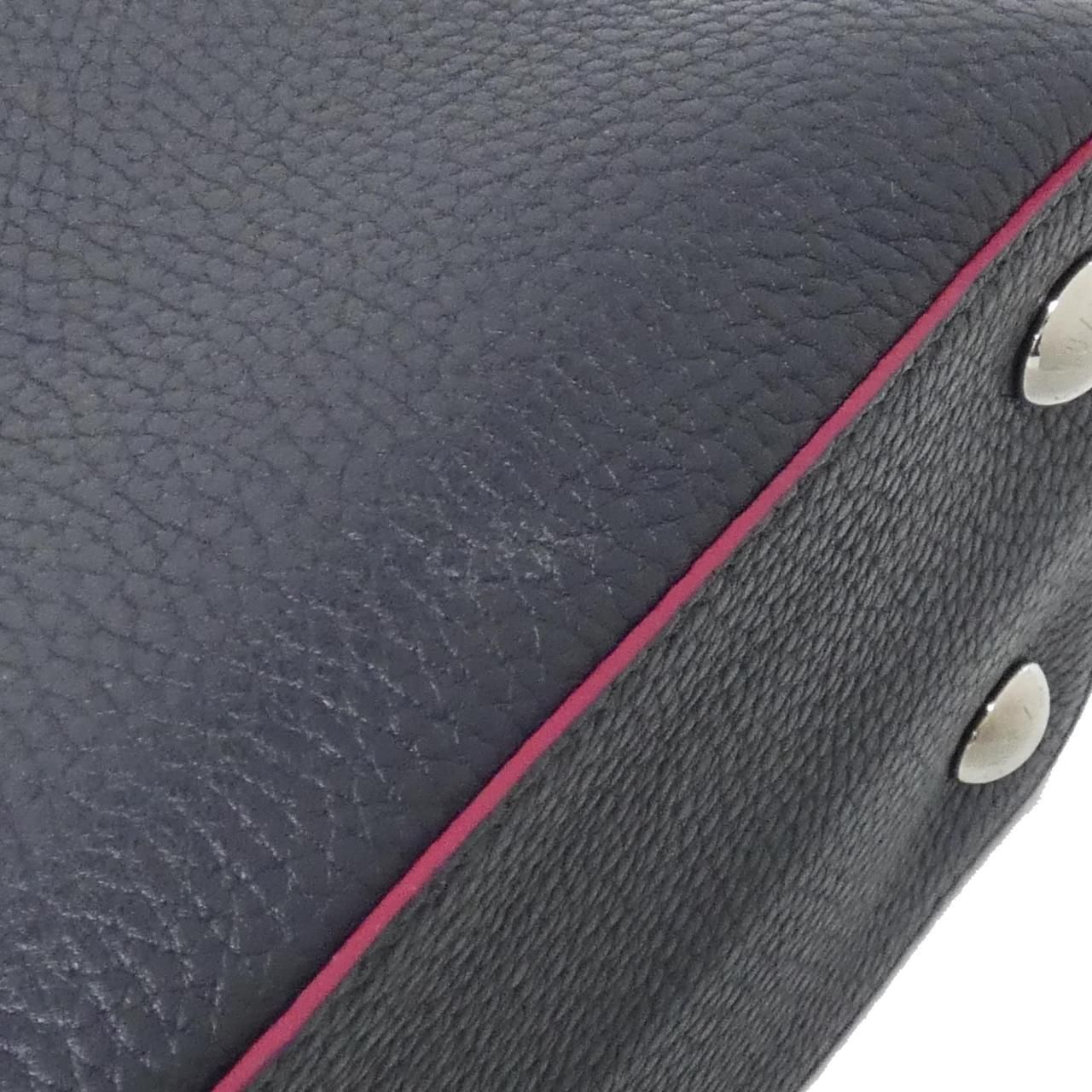 Louis Vuitton Capucines MM M42245 Bag