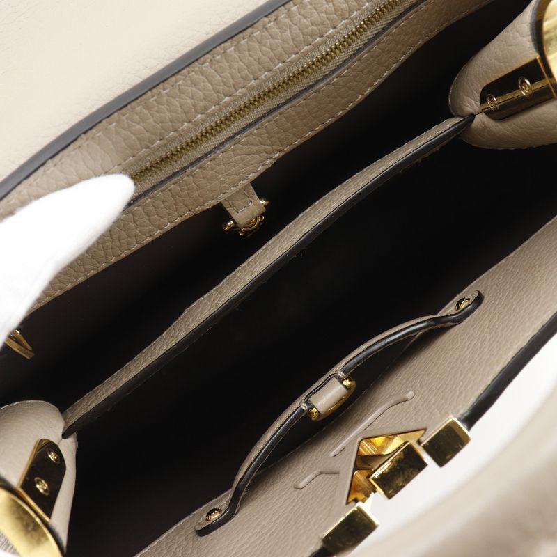 Louis Vuitton Capucines BB 2way Shoulder M94634 ×taurillon Leather Gale Gray