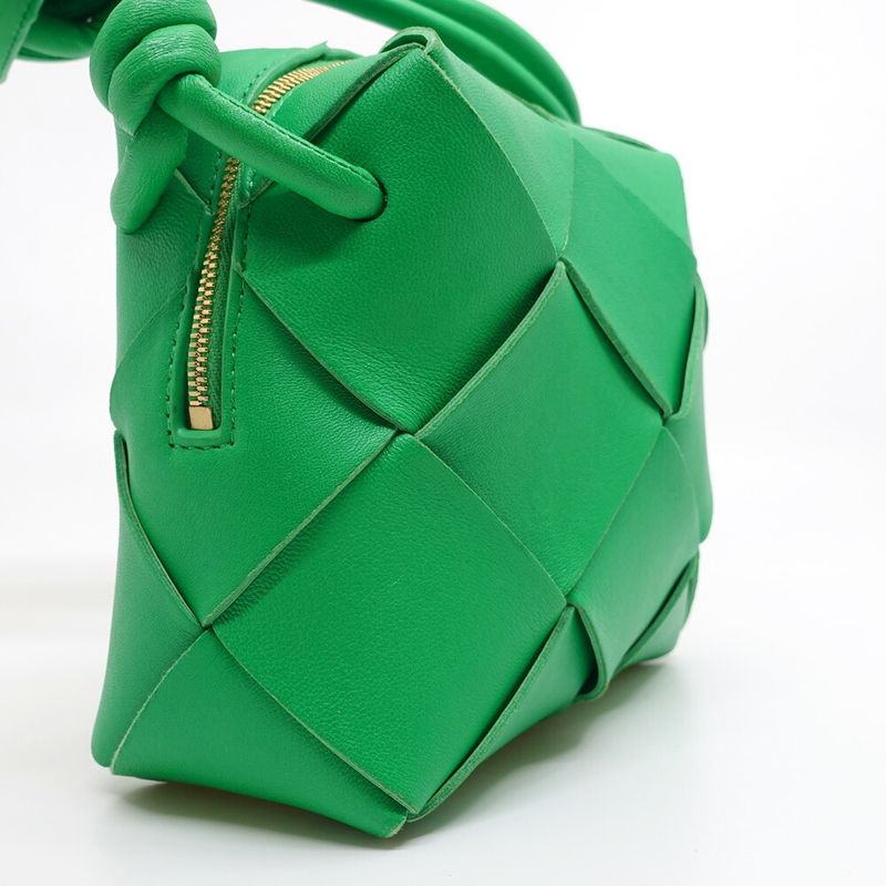 Bottega Veneta Cassette Camera Bag Intrecciato Shoulder Bag 701915 RFID
