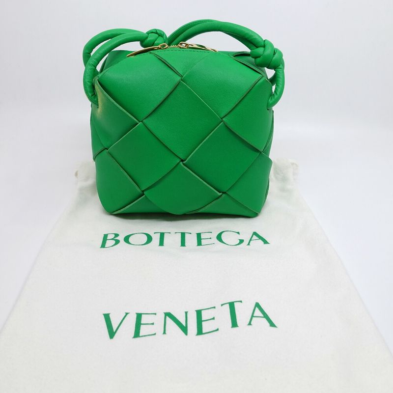 Bottega Veneta Cassette Camera Bag Intrecciato Shoulder Bag 701915 RFID