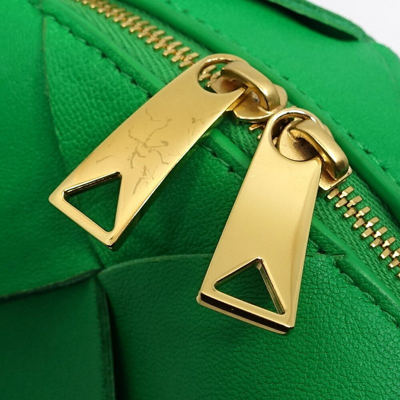 Bottega Veneta Cassette Camera Bag Intrecciato Shoulder Bag 701915 RFID