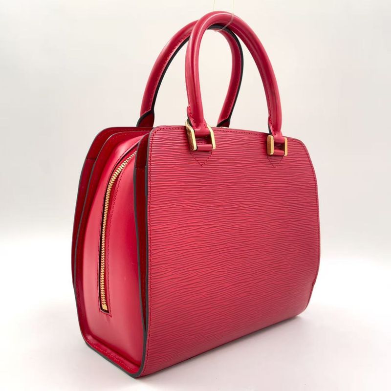 Louis Vuitton Pont Neuf Epi Castilian Red Leather Red Handbag Gold M52057