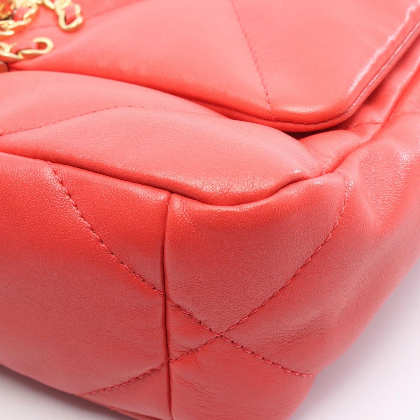 Chanel Shoulder Bag 19 Dizeneuf Matelasse Coral Orange Leather Chanel19