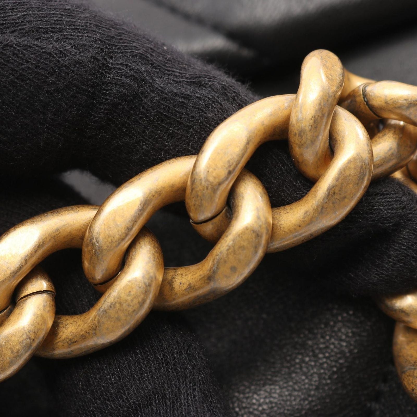 Chanel Shoulder Bag 19 Dizeneuf Matelasse As1160 Black Lambskin (sheep Leather)