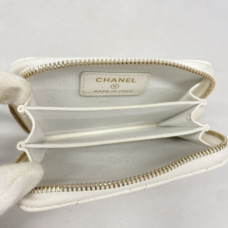 Chanel Coin Case Matelasse Caviar Skin White Chien Pan Gold Hardware Women's