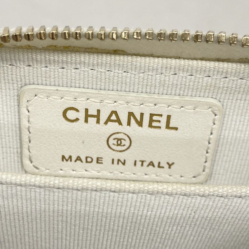 Chanel Coin Case Matelasse Caviar Skin White Chien Pan Gold Hardware Women's