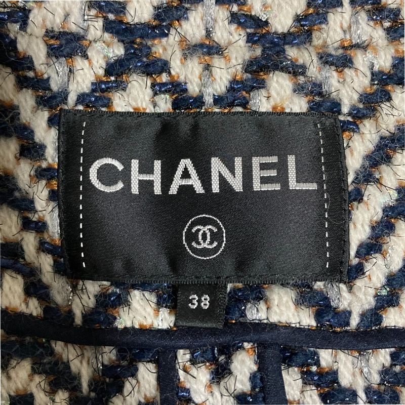 Chanel Chevron Fringe Cropped Tweed Jacket P62391 Size 38 Navy Off-white Ladies