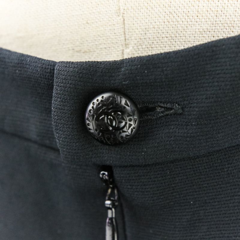 05P Chanel Silk Here Mark Button Asymmetric Hem Cut And Sewn Skirt Setup P25504