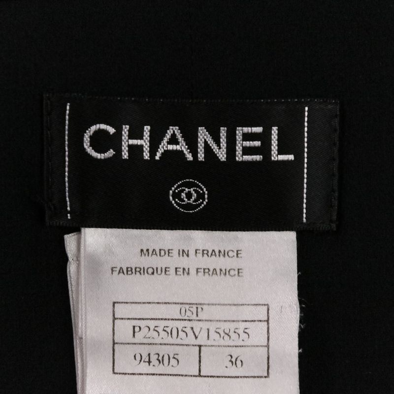 05P Chanel Silk Here Mark Button Asymmetric Hem Cut And Sewn Skirt Setup P25504