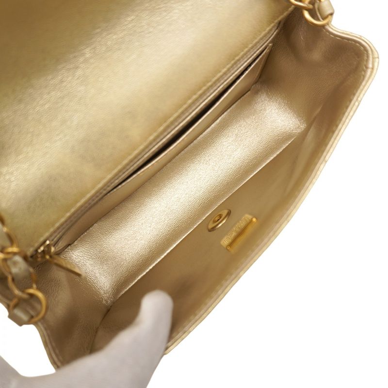 Chanel Shoulder Bag Matelasse Lambskin Gold Chien Pan Gold Hardware Women's