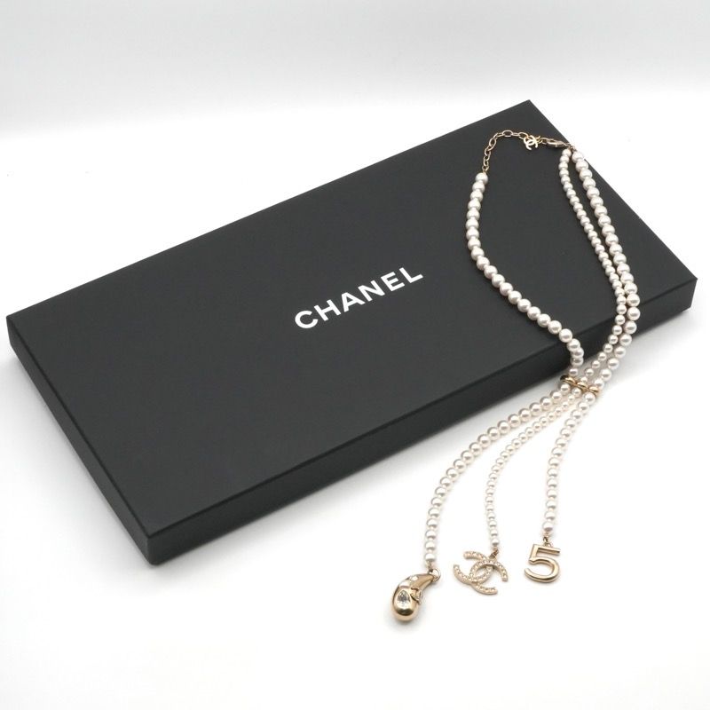Chanel Necklace Pendant Choker Gold Rhinestone Here Mark