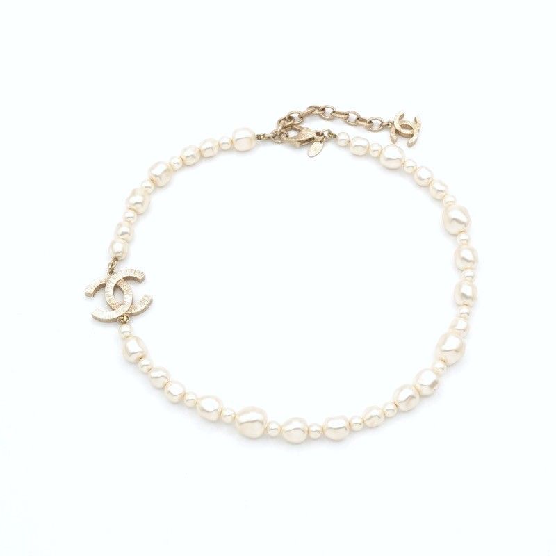 Chanel Necklace Pendant Choker Gold White Here Mark