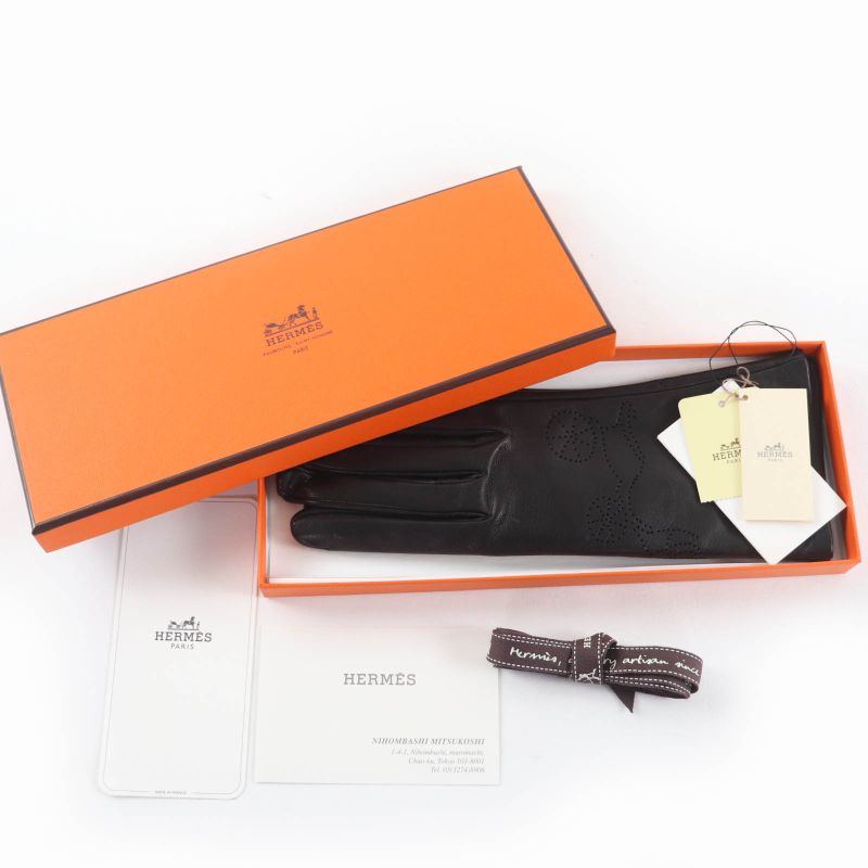 Hermes Carriage Embossed Design Leather Gloves Black 6.5 Storage Bag Included
