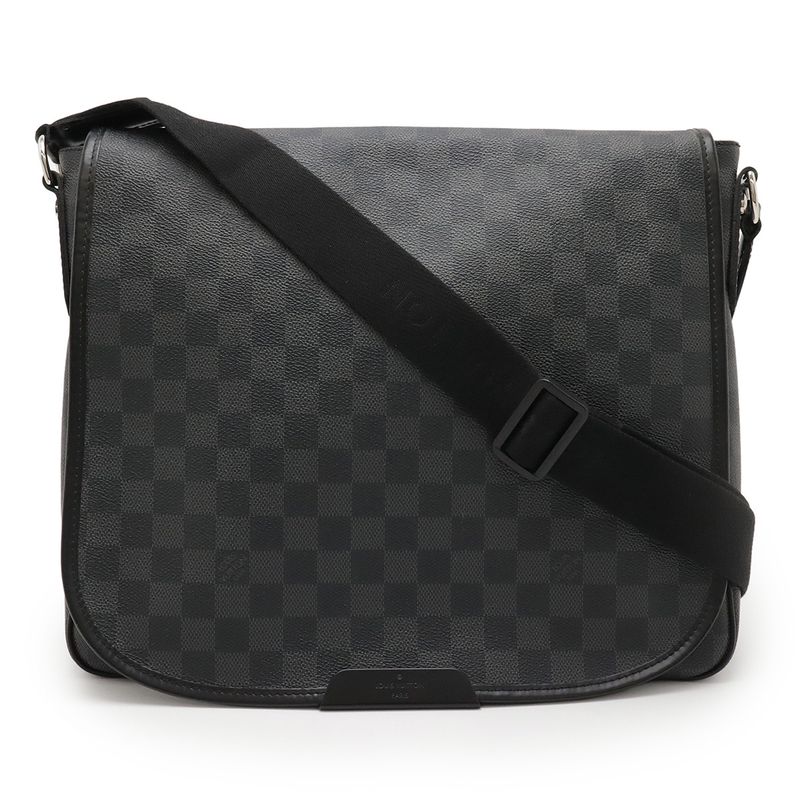 Louis Vuitton Damier Graphite Daniel MM Messenger Bag Shoulder Bag Crossbody