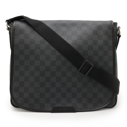 Louis Vuitton Damier Graphite Daniel MM Messenger Bag Shoulder Bag Crossbody