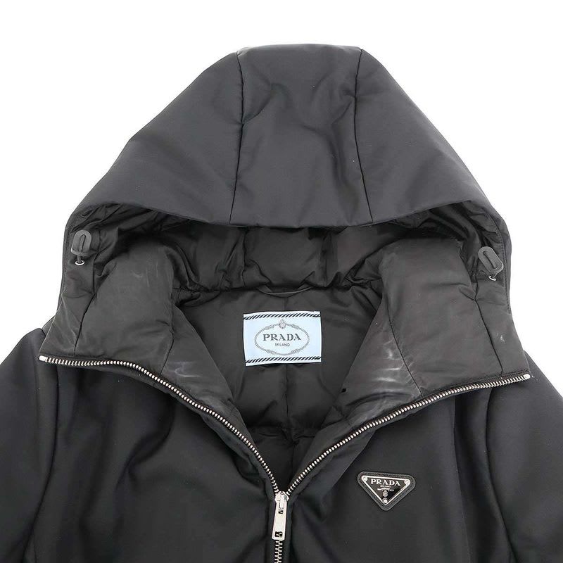 Prada 22 AW Re-Nylon Logo Plate Down Coat Black 36