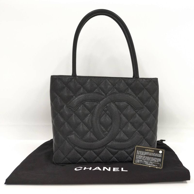 Chanel Tote Bag Reprint Tote Caviar Skin Coco Mark Gold Hardware Black