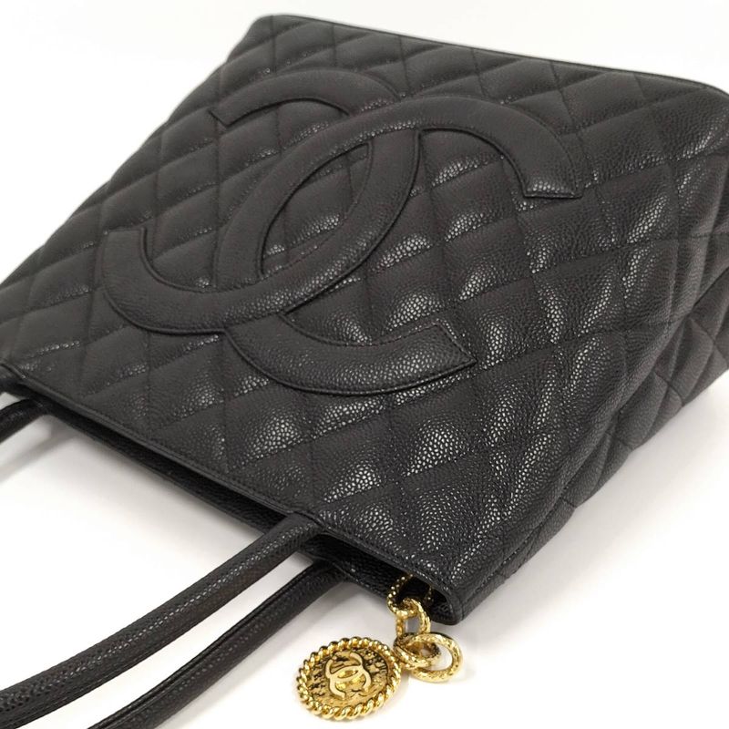 Chanel Tote Bag Reprint Tote Caviar Skin Coco Mark Gold Hardware Black