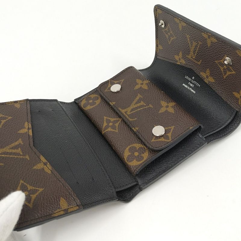 Louis Vuitton Portefeuille Compact Trifold Wallet Monogram M60167