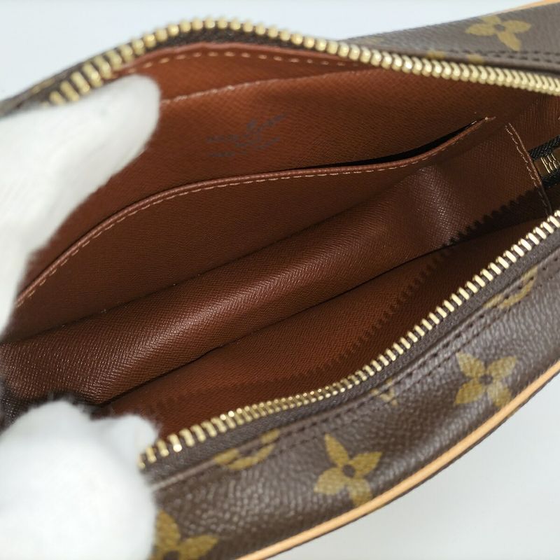 Louis Vuitton Shoulder Bag Pochette Shite Monogram M51183