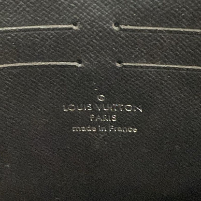 Louis Vuitton Clutch Bag Taiga Pochette Voyage M30450 Black Leather Cowhide