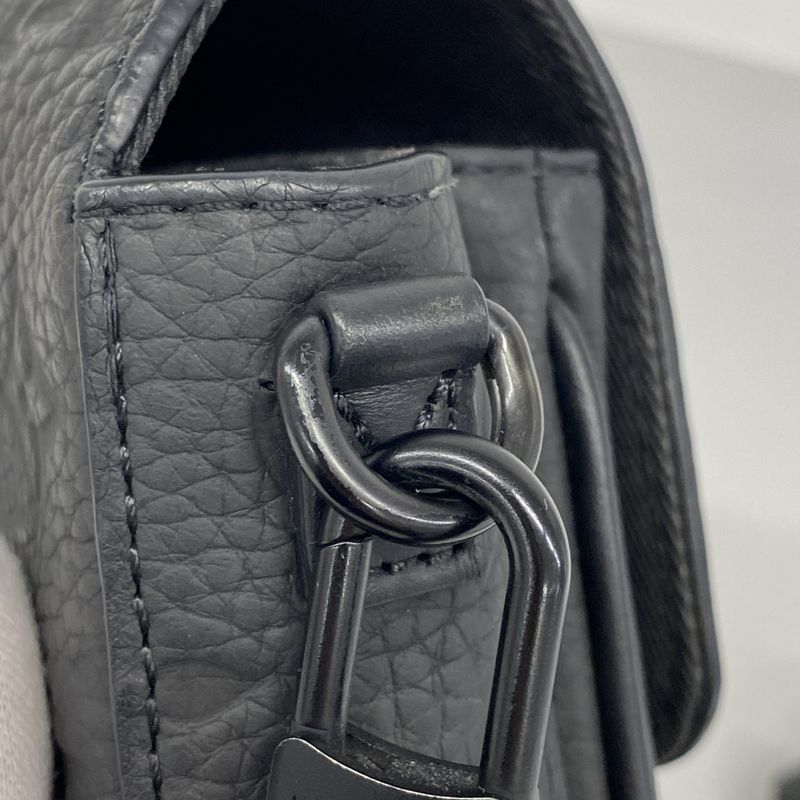 Louis Vuitton Shoulder Bag Taurillon S Rock Vertical Wearable Wallet M81524