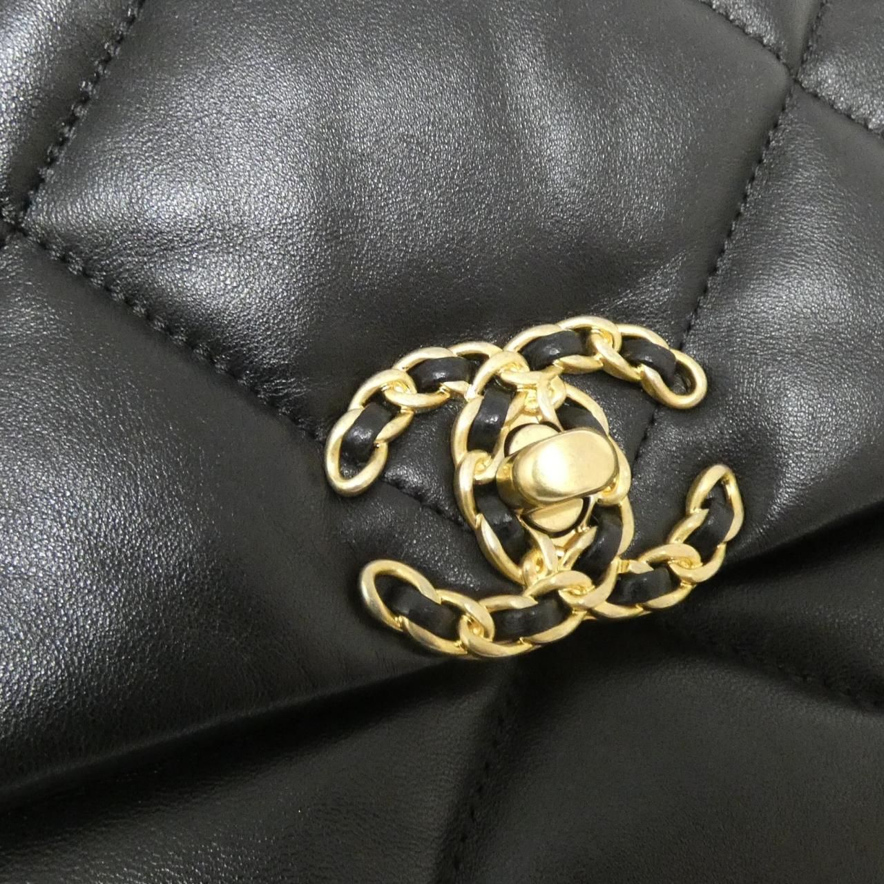 Chanel 19 Line As1160 Shoulder Bag