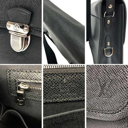 Louis Vuitton Taiga Alexei M32472 Shoulder Bag Messenger Bag Leather Black