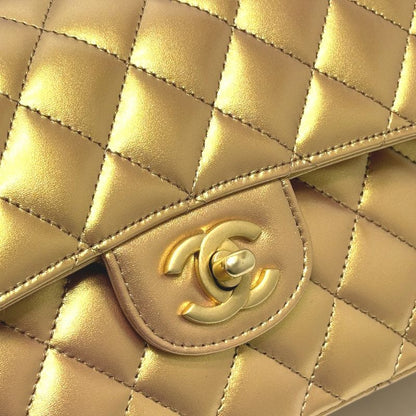 Chanel Shoulder Bag Quilted 23
