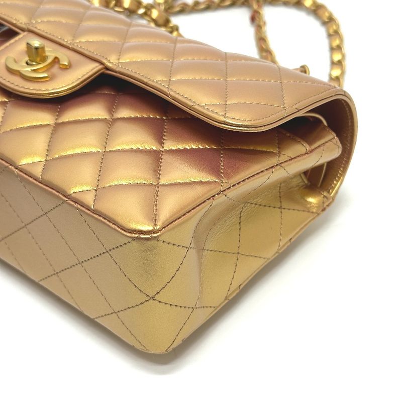 Chanel Shoulder Bag Quilted 23