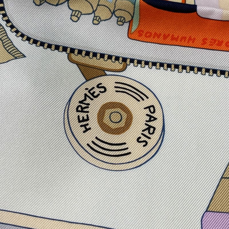 Unused Hermes Ladies Carre90 Bagage a Man