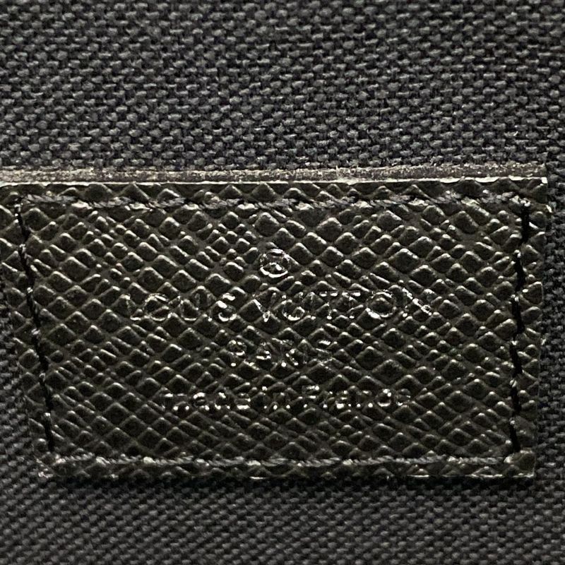 Louis Vuitton Business Bag Taiga Pdb Pm(porte Documents Business Pm) M32952