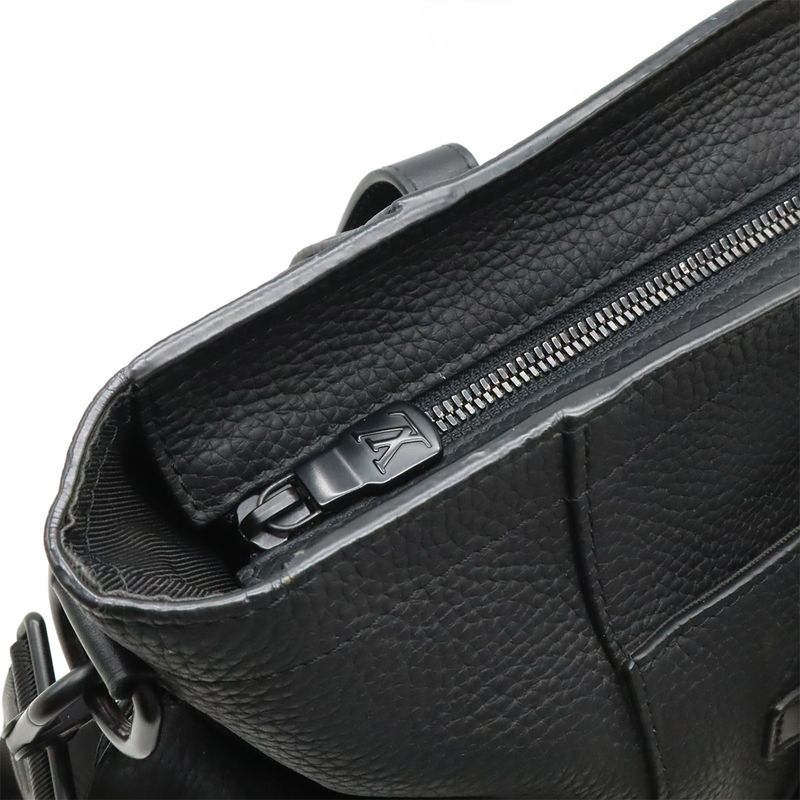 Louis Vuitton Christopher Tote Bag 2WAY Shoulder Bag Crossbody Taurillon