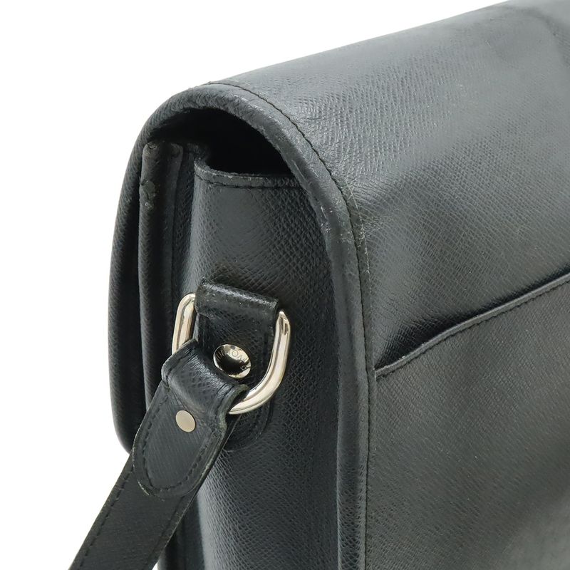 Louis Vuitton Taiga Alexei Shoulder Bag Crossbody Ardoise Black Silver Hardware