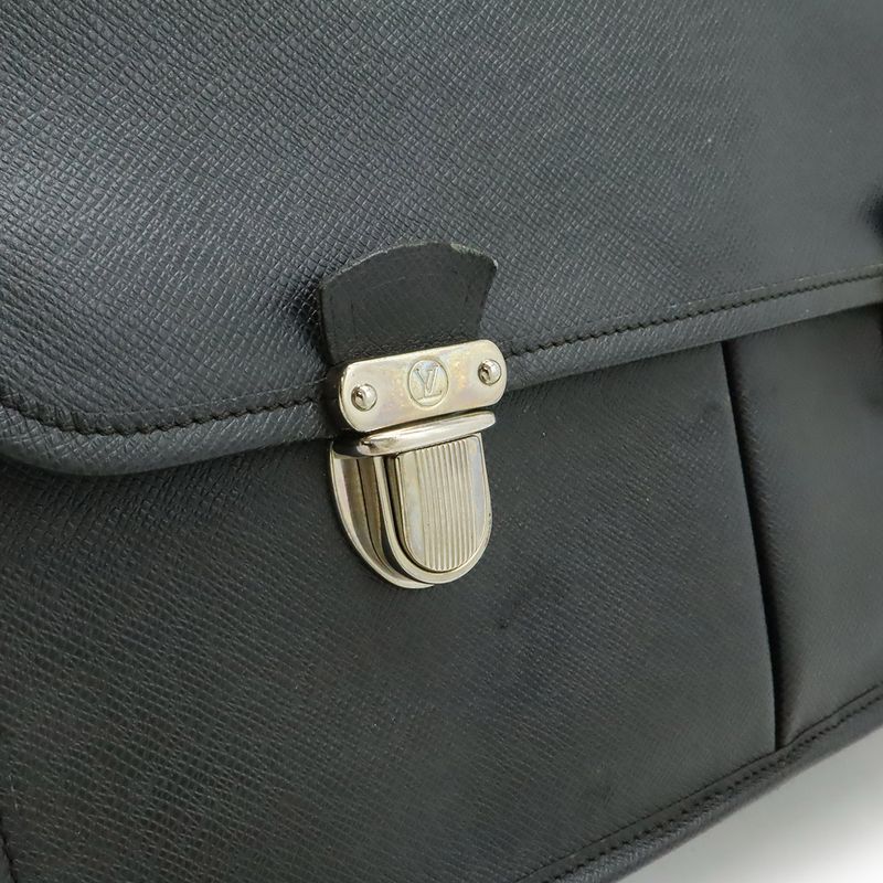 Louis Vuitton Taiga Alexei Shoulder Bag Crossbody Ardoise Black Silver Hardware