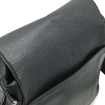 Louis Vuitton Taiga Yaranga Shoulder Bag Crossbody Leather Ardoise Black M30822