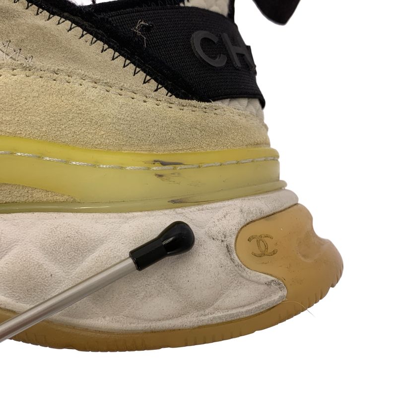 Chanel | G38501 Cocomark Matelasse Quilted Suede Sneakers | 37 | White | Ladies