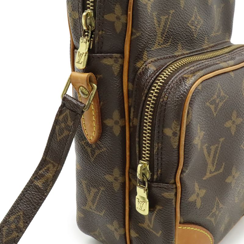 Louis Vuitton Monogram Amazon Shoulder Bag Pochette Crossbody No Stickiness