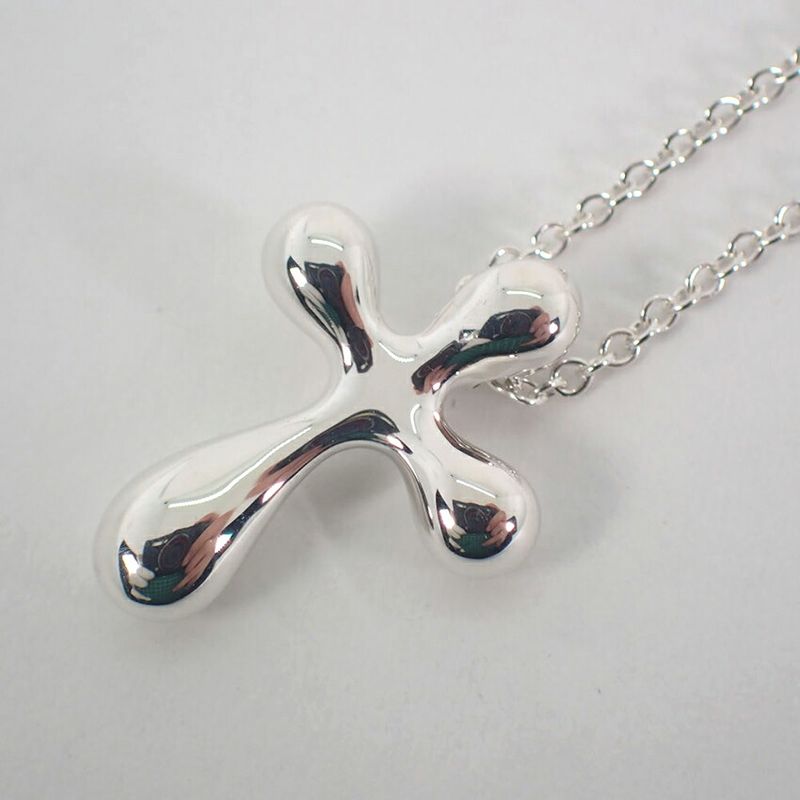 Tiffany & Co 925 Small Cross Pendant Necklace J117-5