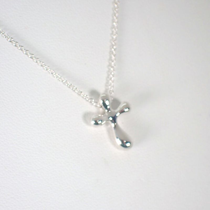 Tiffany & Co 925 Small Cross Pendant Necklace J117-5