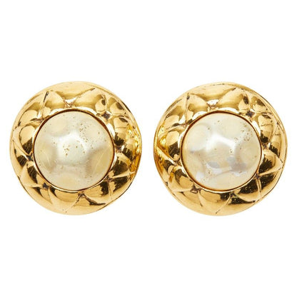 Chanel Matelasse Pearl Round Gold Plated Fake Pearl Ladies Chanel