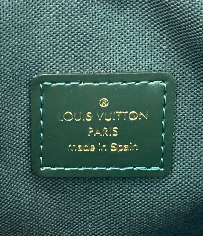 Louis Vuitton Clutch Bag Second Bag Taiga M30814 Men's Louis Vuitton