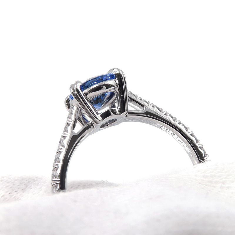 Harry Winston Ring Oval