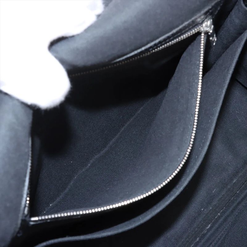 Louis Vuitton Taiga M30862 Leather Shoulder Bag Crossbody Messenger Business