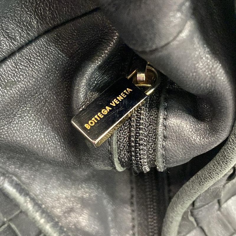 Bottega Veneta Shoulder Bag Intrecciato Black Leather